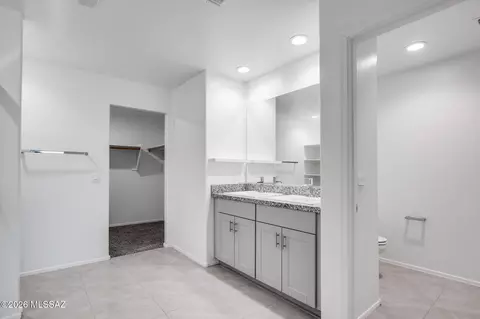 Bath - 12161 E Ava Lynn Dr, Vail, AZ 85641 photo 2 of 4