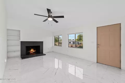 Living - 536 E Seneca St, Tucson, AZ 85705 photo 4 of 4
