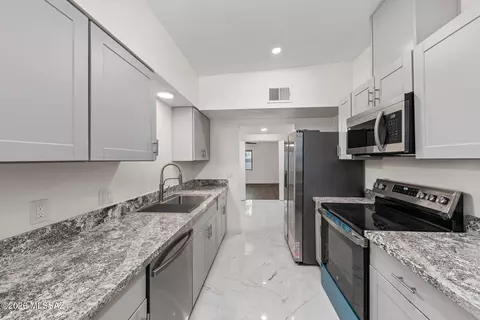 Kitchen - 536 E Seneca St, Tucson, AZ 85705 photo 2 of 2