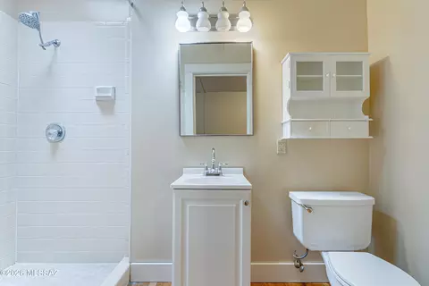 Bath - 1731 Edison St, Tucson, AZ 85719 photo 1 of 1