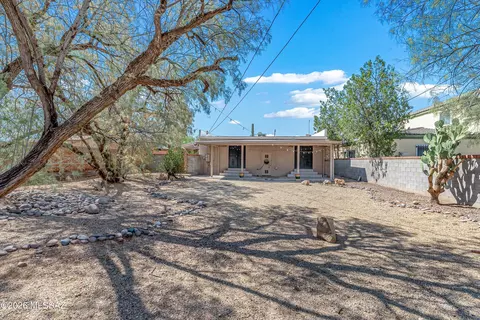 Exterior - 1731 Edison St, Tucson, AZ 85719 photo 2 of 3