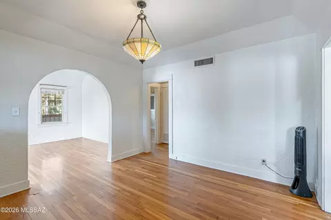 Living - 1731 Edison St, Tucson, AZ 85719 photo 3 of 5