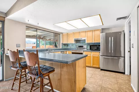 Kitchen - 9541 E Calle Eunice, Tucson, AZ 85715 photo 2 of 5