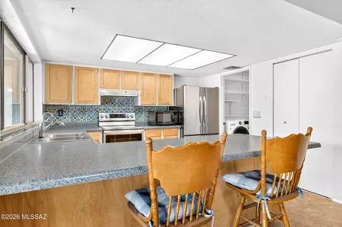 Kitchen - 9541 E Calle Eunice, Tucson, AZ 85715 photo 3 of 5
