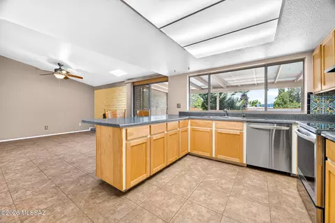 Kitchen - 9541 E Calle Eunice, Tucson, AZ 85715 photo 5 of 5