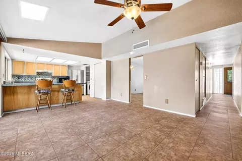 Entry Way - 9541 E Calle Eunice, Tucson, AZ 85715 photo 2 of 3