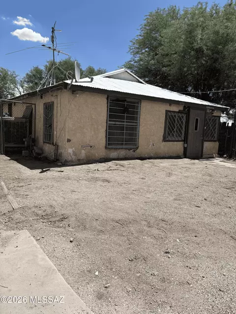 3218 N Romero Rd, Tucson, AZ 85705