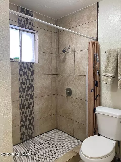 Bath - 172 E Beck St, Nogales, AZ 85621 photo 5 of 5