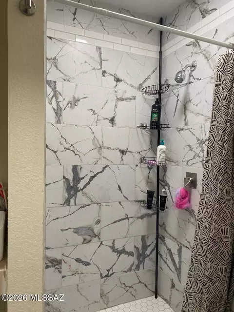 Bath - 172 E Beck St, Nogales, AZ 85621 photo 1 of 5