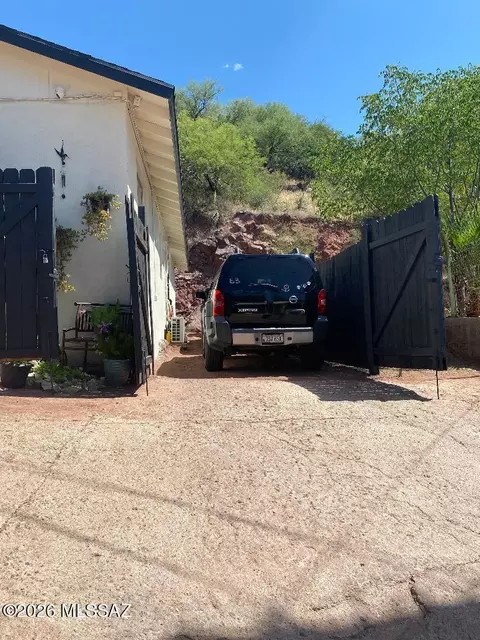 Exterior - 172 E Beck St, Nogales, AZ 85621 photo 1 of 1