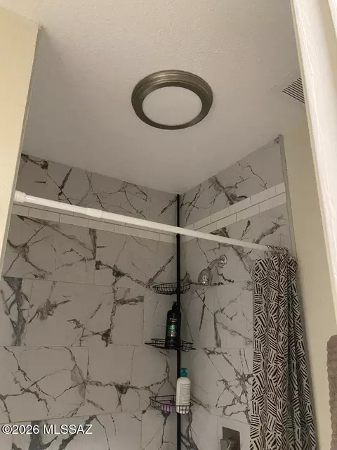Bath - 172 E Beck St, Nogales, AZ 85621 photo 2 of 5