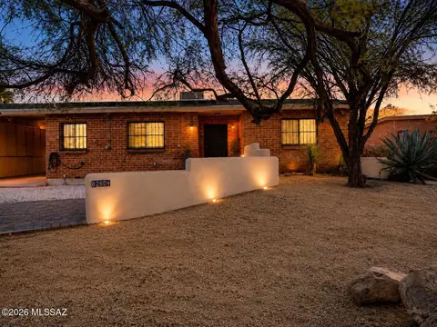6260 E 2nd St, Tucson, AZ 85711