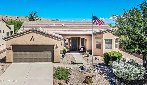1078 W Bosch Dr, Green Valley, AZ 85614