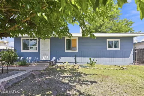 107 E Pinal St, Huachuca City, AZ 85616