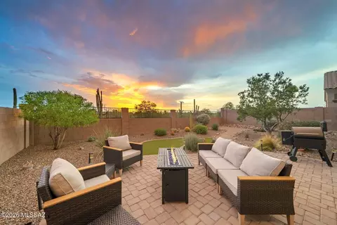 8633 N Egrets Rest Ln, Tucson, AZ 85742