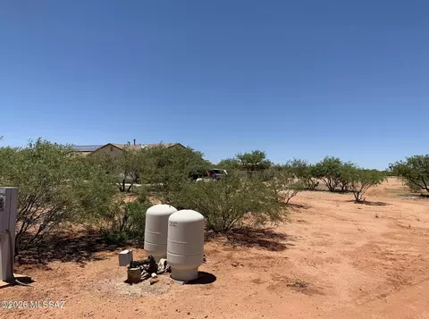 Exterior - 10193 E Windtalker Rd, Hereford, AZ 85615 photo 3 of 4