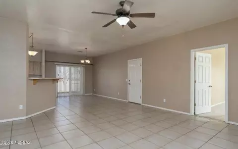 Living - 10193 E Windtalker Rd, Hereford, AZ 85615 photo 1 of 1