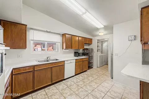 9033 E 31st Pl, Tucson, AZ 85710