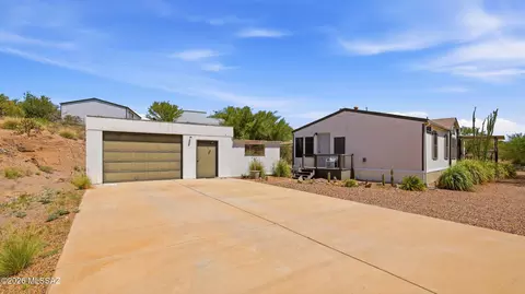 13311 E Rex Molly Rd, Vail, AZ 85641