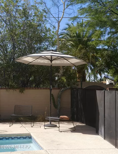 Exterior - 5714 E 6th St, Tucson, AZ 85711 photo 6 of 8