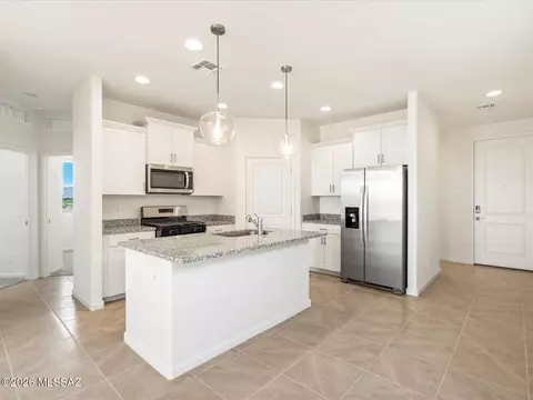6828 W Wrenwood Ln, Tucson, AZ 85757