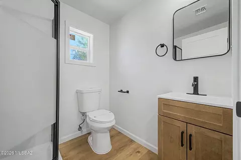 Bath - 4155 E Montecito St, Tucson, AZ 85711 photo 2 of 2