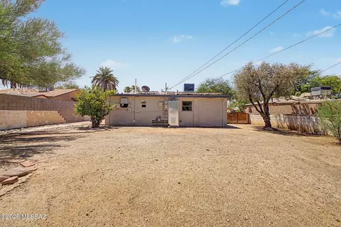 Exterior - 4155 E Montecito St, Tucson, AZ 85711 photo 5 of 6