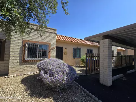 8919 E Calle Norlo, Tucson, AZ 85710