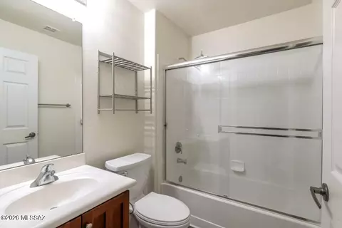 Bath - 14024 E Fairway Bluff Ct, Vail, AZ 85641 photo 1 of 5