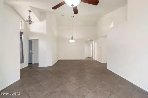 Living - 14024 E Fairway Bluff Ct, Vail, AZ 85641 photo 2 of 10