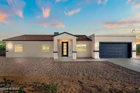 1563 Pinguinos Ct, Rio Rico, AZ 85648