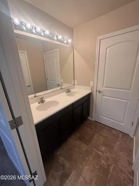 Bath - 241 E Imperial Ct, Vail, AZ 85641 photo 2 of 4