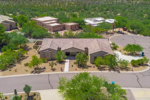 882 E Vault Mine Ct, Green Valley, AZ 85614