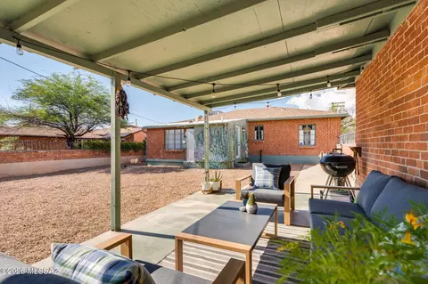 Exterior - 1824 Edison St, Tucson, AZ 85719 photo 7 of 10
