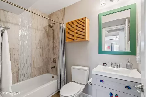 Bath - 1824 Edison St, Tucson, AZ 85719 photo 2 of 2