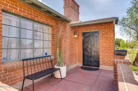 Exterior - 1824 Edison St, Tucson, AZ 85719 photo 3 of 10