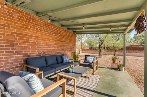 Exterior - 1824 Edison St, Tucson, AZ 85719 photo 6 of 10