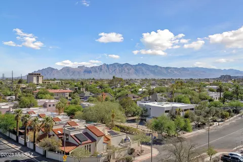425 W Paseo Redondo Dr #3C, Tucson, AZ 85701