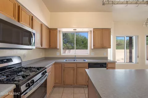 Kitchen - 461 E Covered Wagon Dr, Tucson, AZ 85704 photo 2 of 5