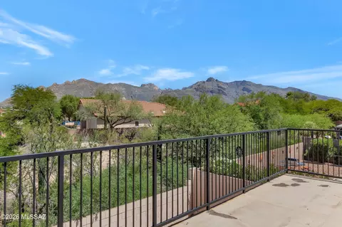 Exterior - 461 E Covered Wagon Dr, Tucson, AZ 85704 photo 4 of 5