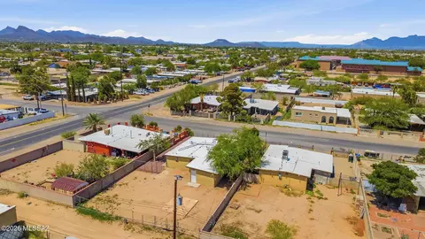 View/Area - 10 E Corona Rd, Tucson, AZ 85756 photo 6 of 7