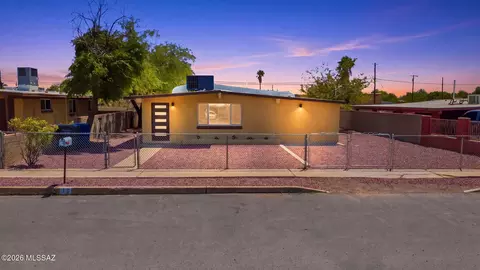 10 E Corona Rd, Tucson, AZ 85756