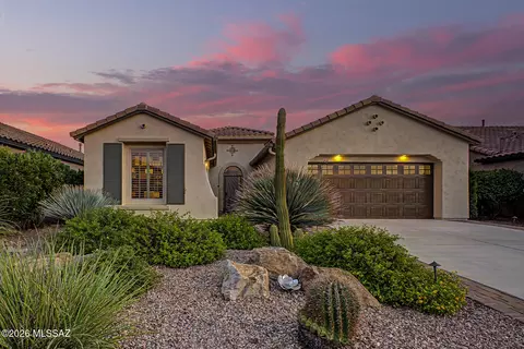 521 N Easter Lily Ln, Green Valley, AZ 85614