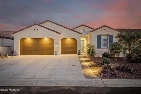 1372 E Quartzite Way, Green Valley, AZ 85614