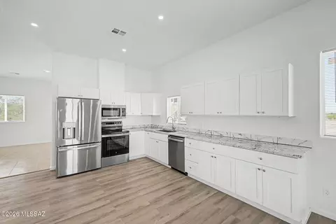 8895 S Marstellar Rd, Tucson, AZ 85736