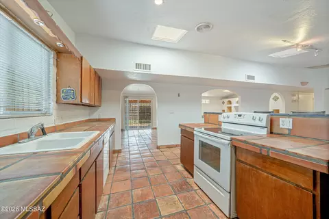 Kitchen - 8701 E Baker St, Tucson, AZ 85710 photo 5 of 5