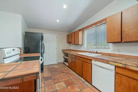 Kitchen - 8701 E Baker St, Tucson, AZ 85710 photo 2 of 5