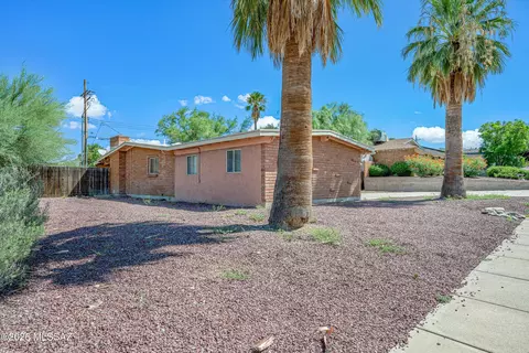 Exterior - 8701 E Baker St, Tucson, AZ 85710 photo 2 of 6