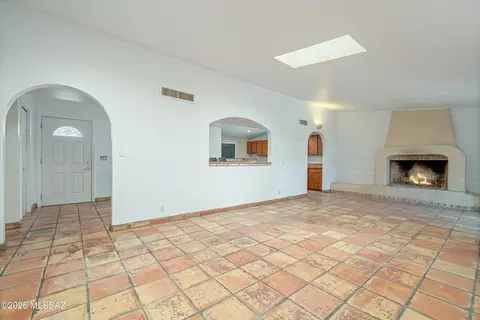 Living - 8701 E Baker St, Tucson, AZ 85710 photo 2 of 3