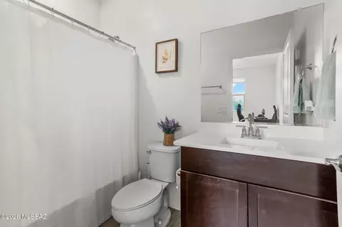 Bath - 14070 E Red Pine Pl, Vail, AZ 85641 photo 3 of 3